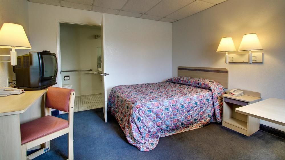 Motel 6-Salina, Ks ภายนอก รูปภาพ