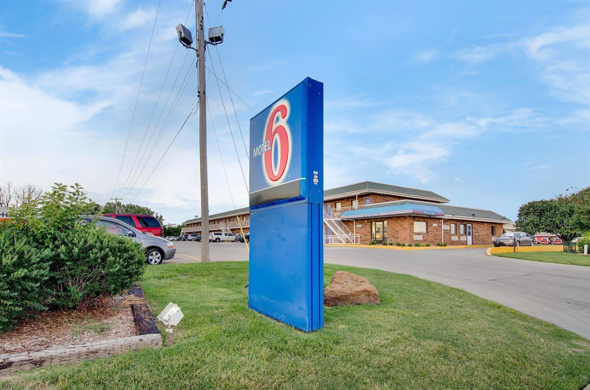 Motel 6-Salina, Ks ภายนอก รูปภาพ