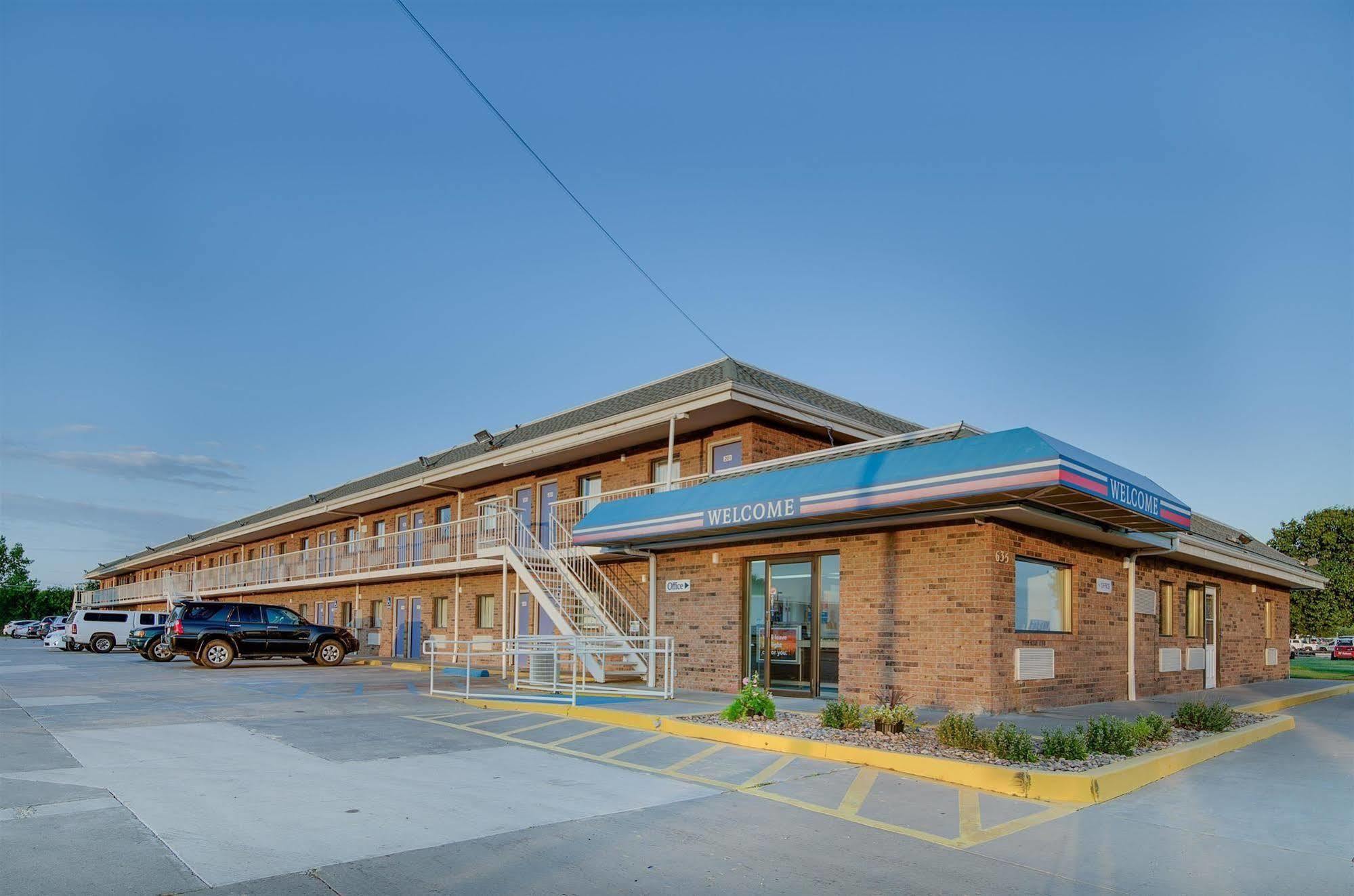 Motel 6-Salina, Ks ภายนอก รูปภาพ
