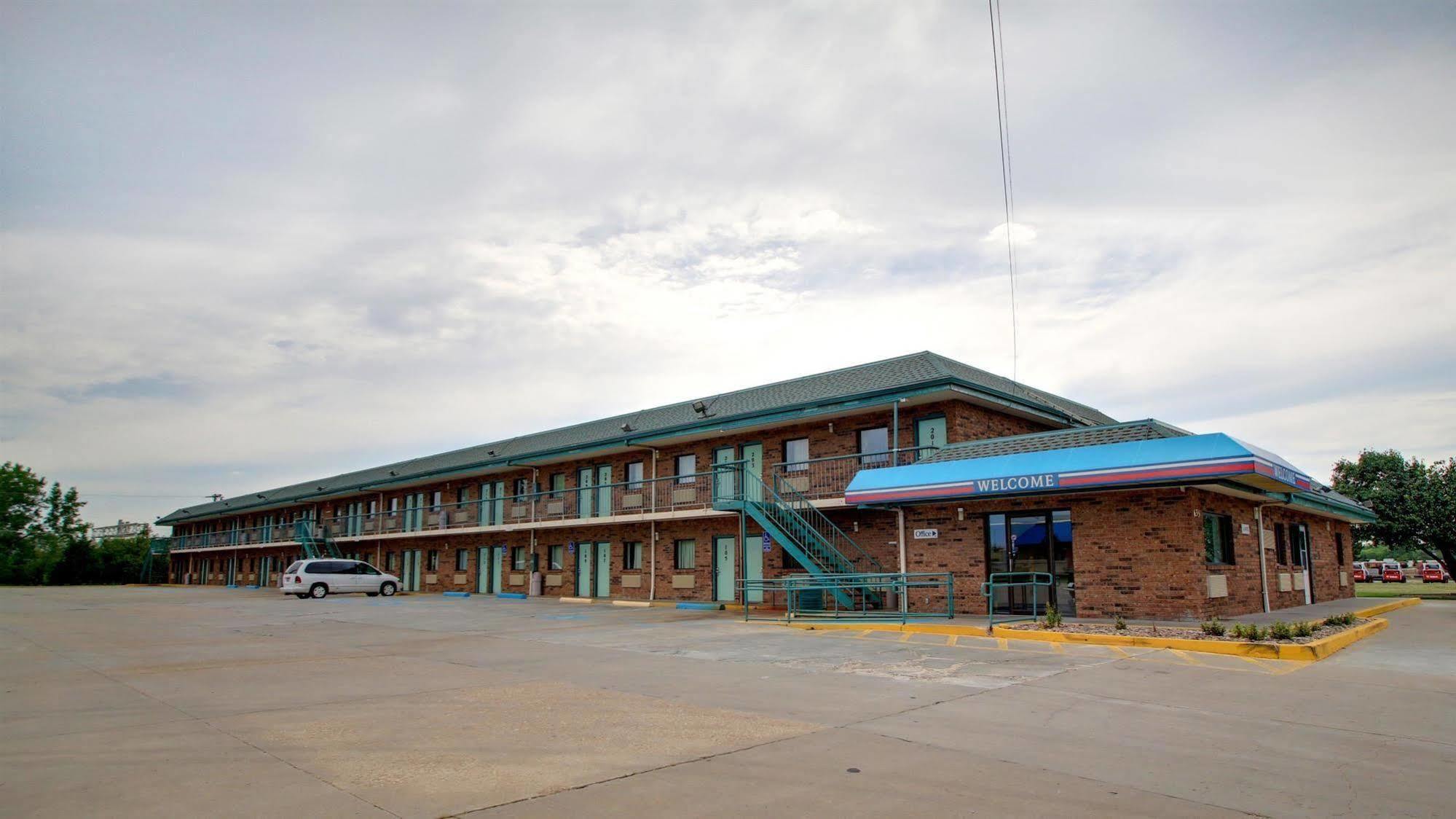 Motel 6-Salina, Ks ภายนอก รูปภาพ