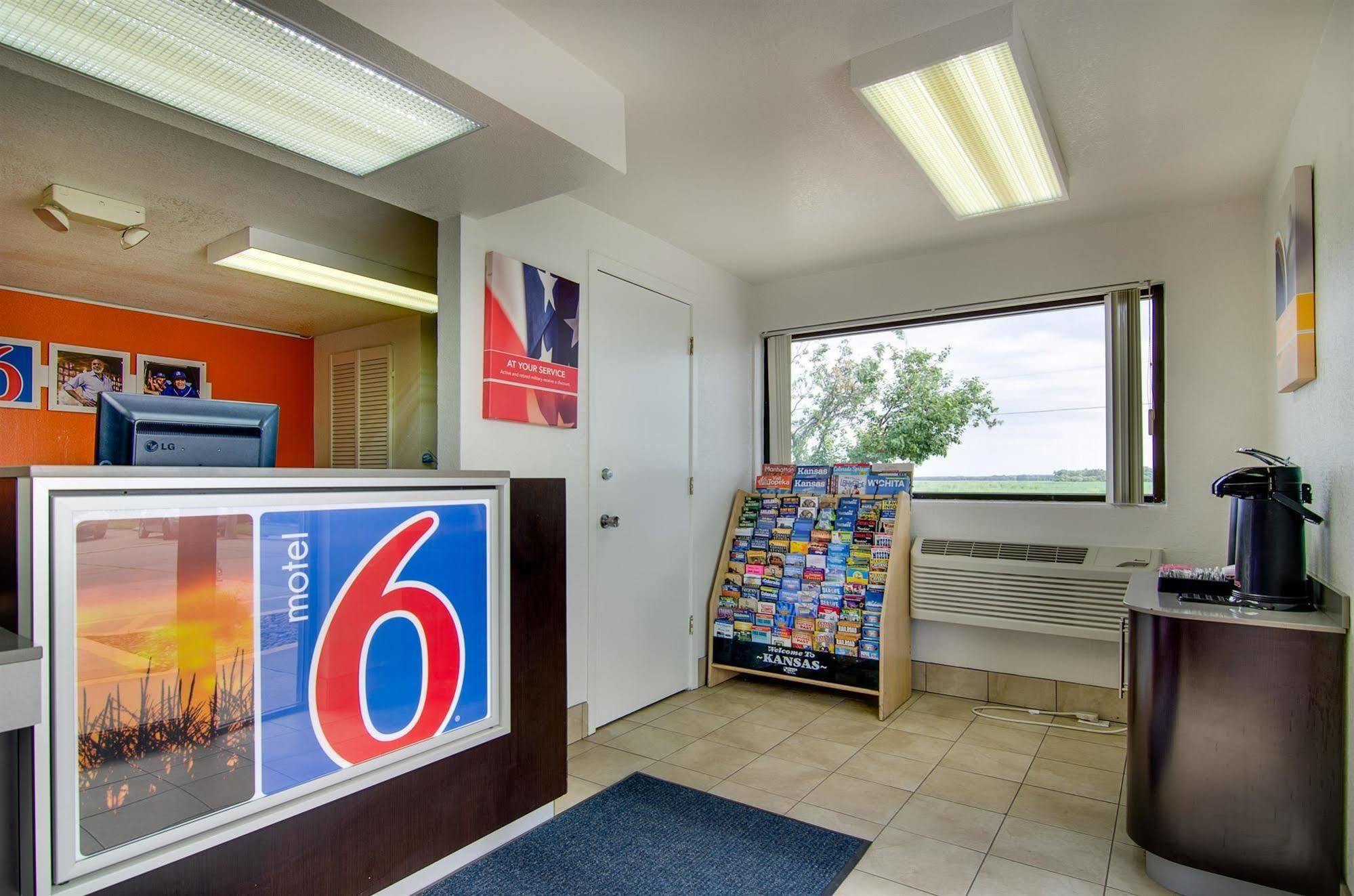 Motel 6-Salina, Ks ภายนอก รูปภาพ