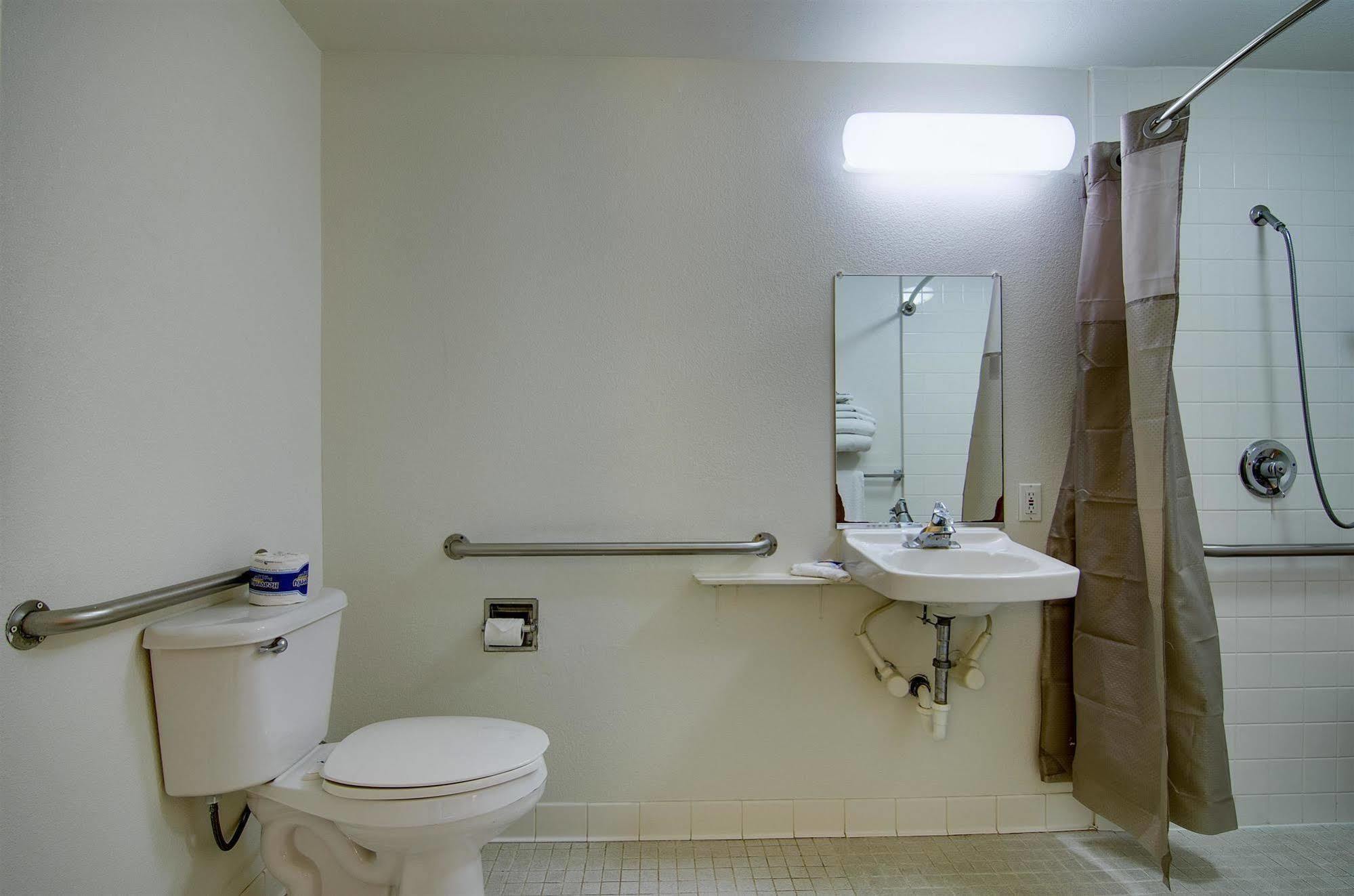 Motel 6-Salina, Ks ภายนอก รูปภาพ