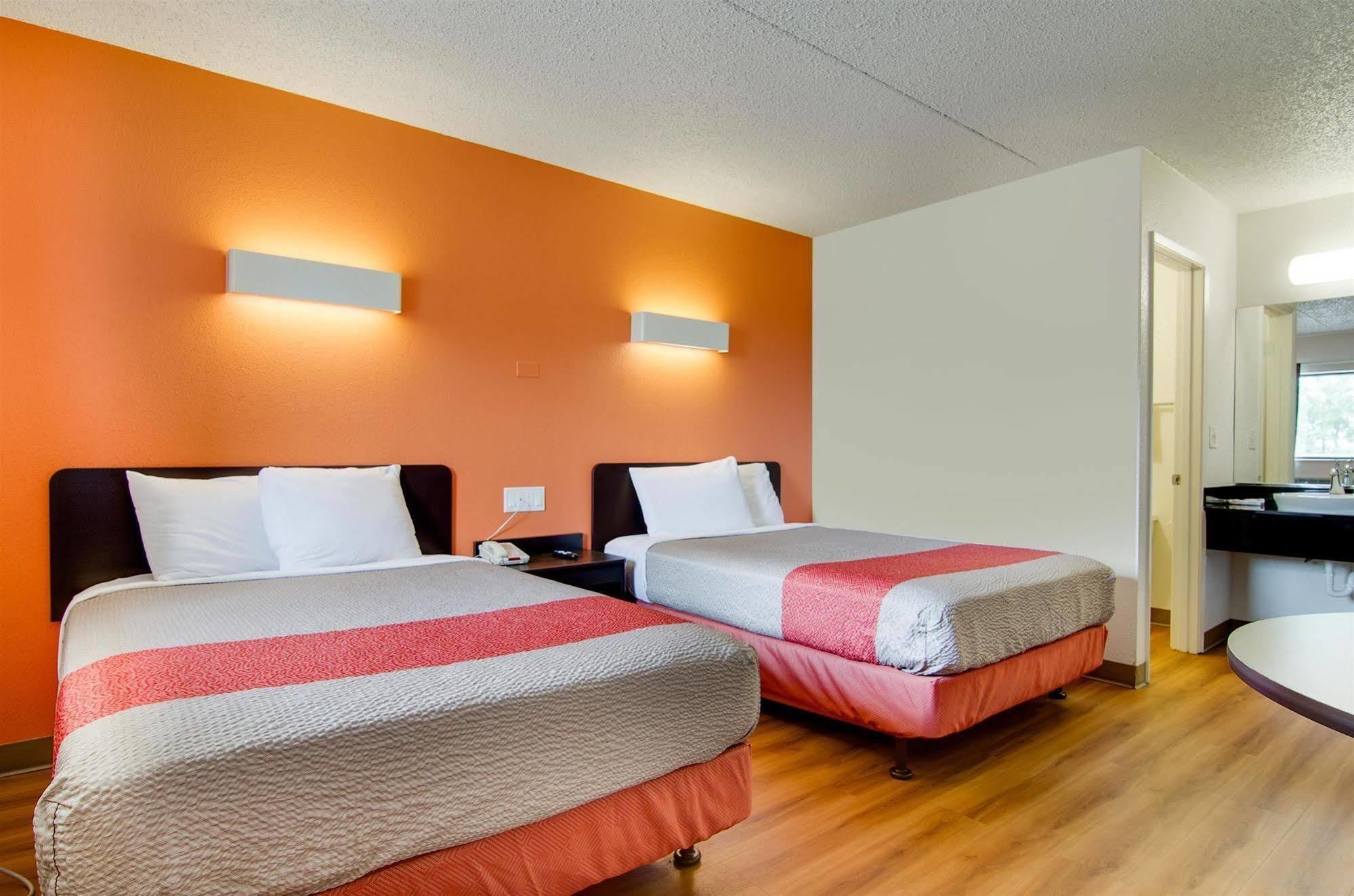 Motel 6-Salina, Ks ภายนอก รูปภาพ