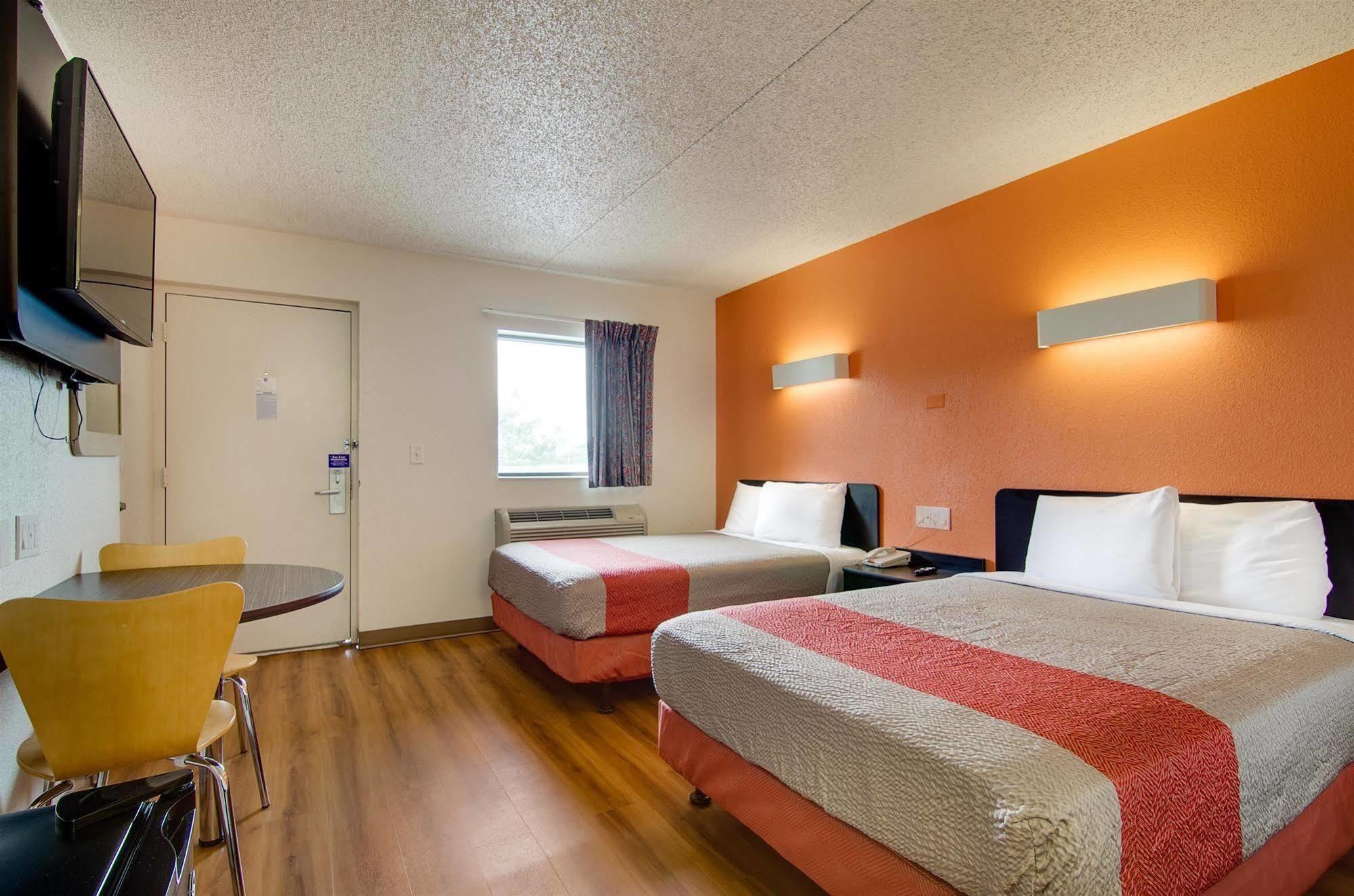 Motel 6-Salina, Ks ภายนอก รูปภาพ