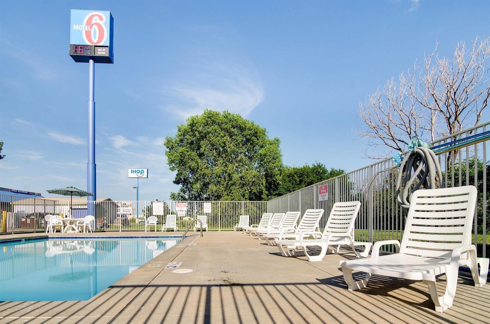 Motel 6-Salina, Ks ภายนอก รูปภาพ