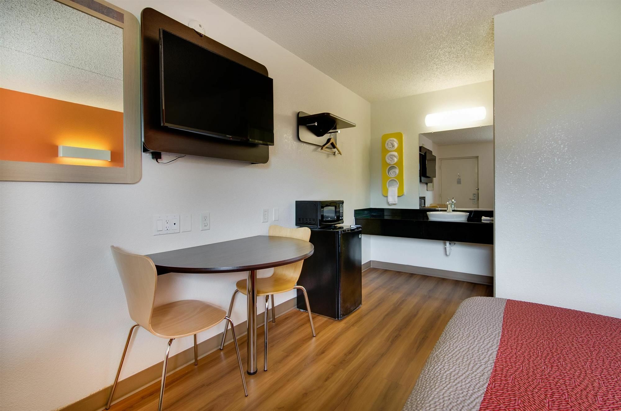 Motel 6-Salina, Ks ภายนอก รูปภาพ